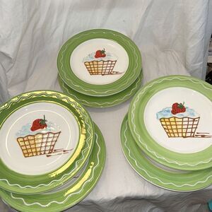 Sonoma Home Goods Strawberry Luncheon Dessert Plates Made‎ in Italy – Set of 6